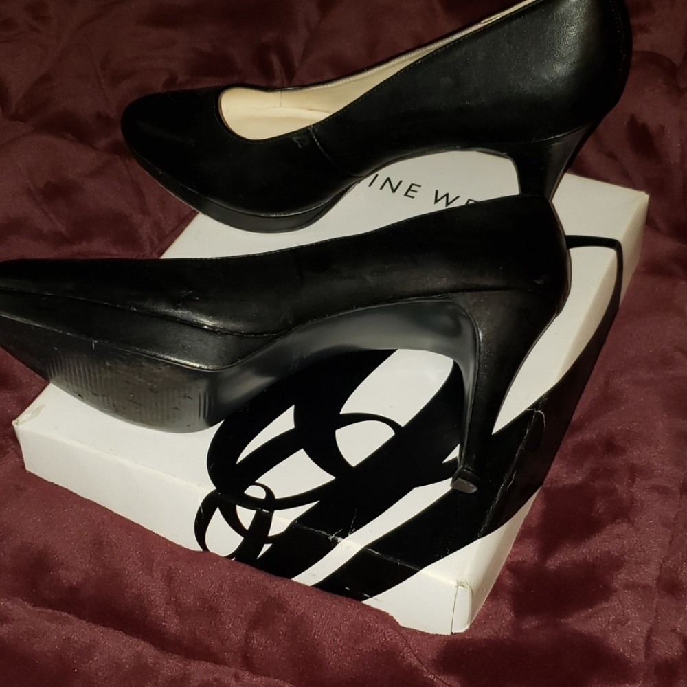 Shoes - Picture 2 of 6